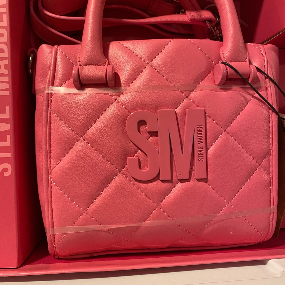 BNIB Steve Madden Viral Bbabi Crossbody Gift Set in Barbie Pink - Picture 5 of 5
